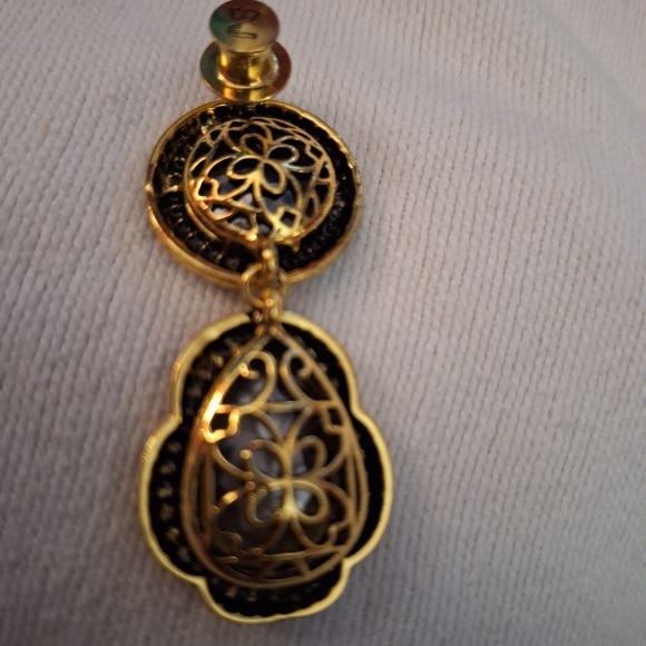 Sassy Jones Emerald and Gold Earrings - Picture 3 of 3